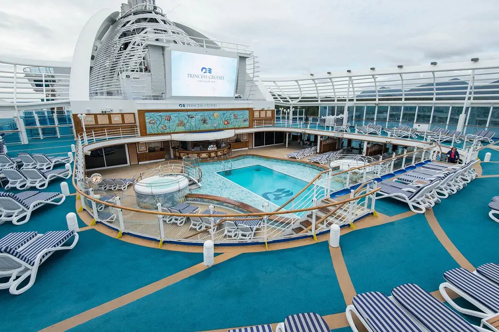 The ship features entertainment, dining and kid friendly activities.